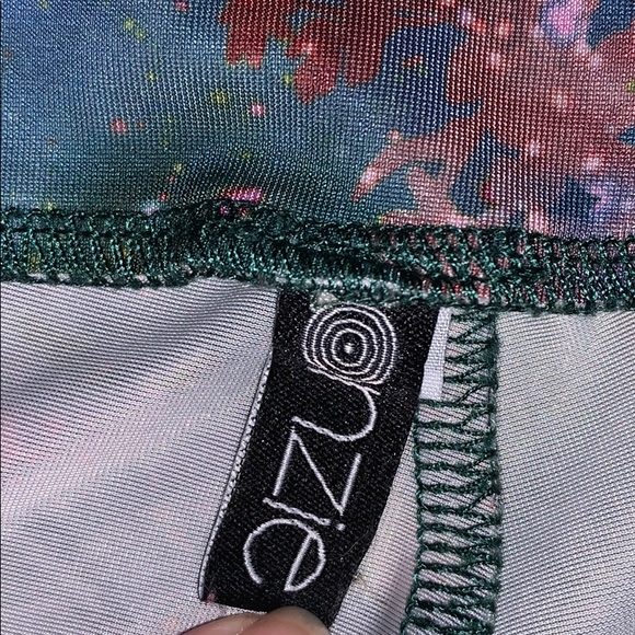 Onzie Yoga Pants - Picture 4 of 7